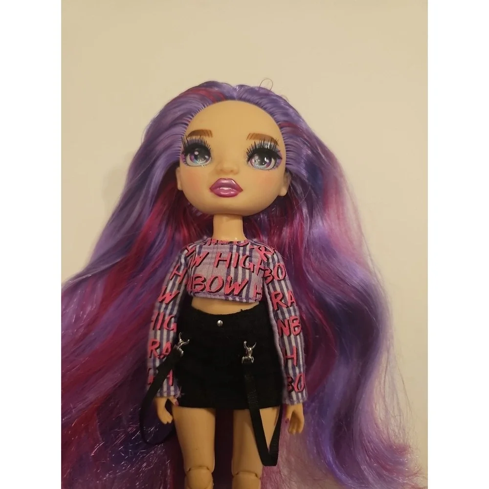 Rainbow High Series 3 Emi Vanda Doll Orchid Deep Purple Hair Purple Eyes Outfit